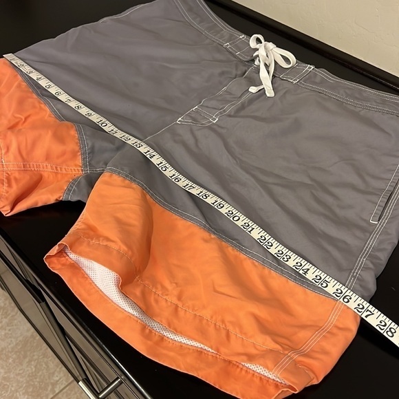 Gap men’s colorblock swim trunks, pockets, mesh lining, grey/orange, sz XL - Picture 11 of 14